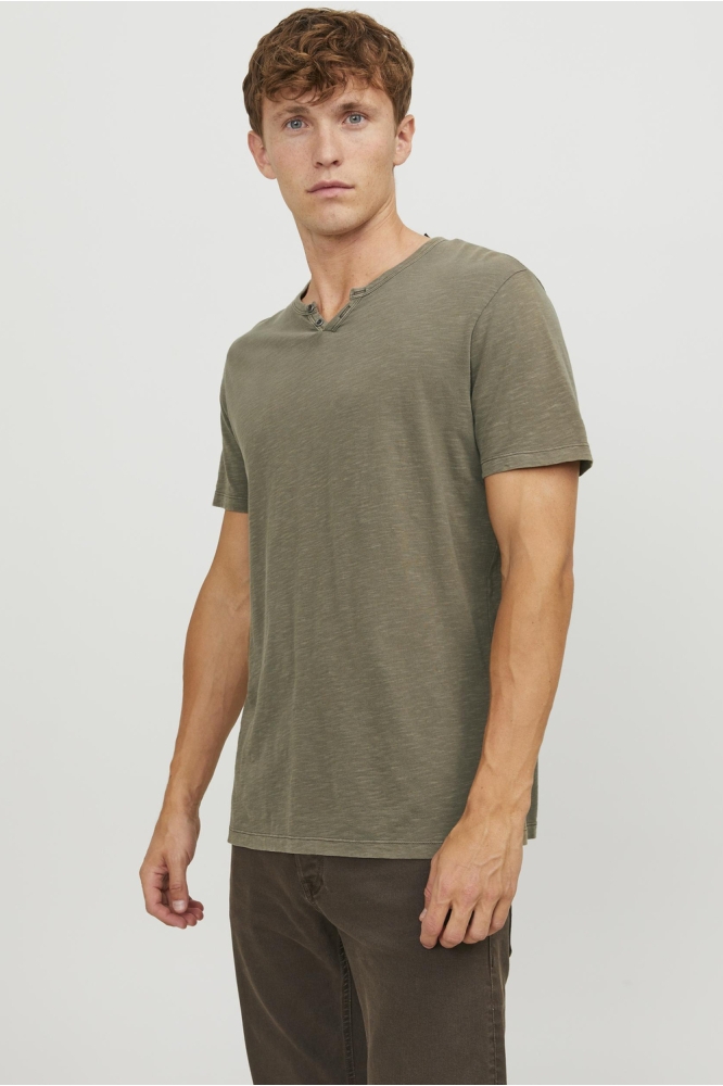 JJESPLIT NECK TEE SS NOOS 12164972 DUSKY GREEN